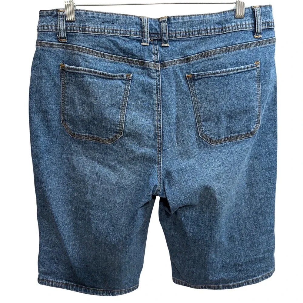 St. John's Bay Blue Denim Shorts Some Stretch Longer Inseam Women's Size 14